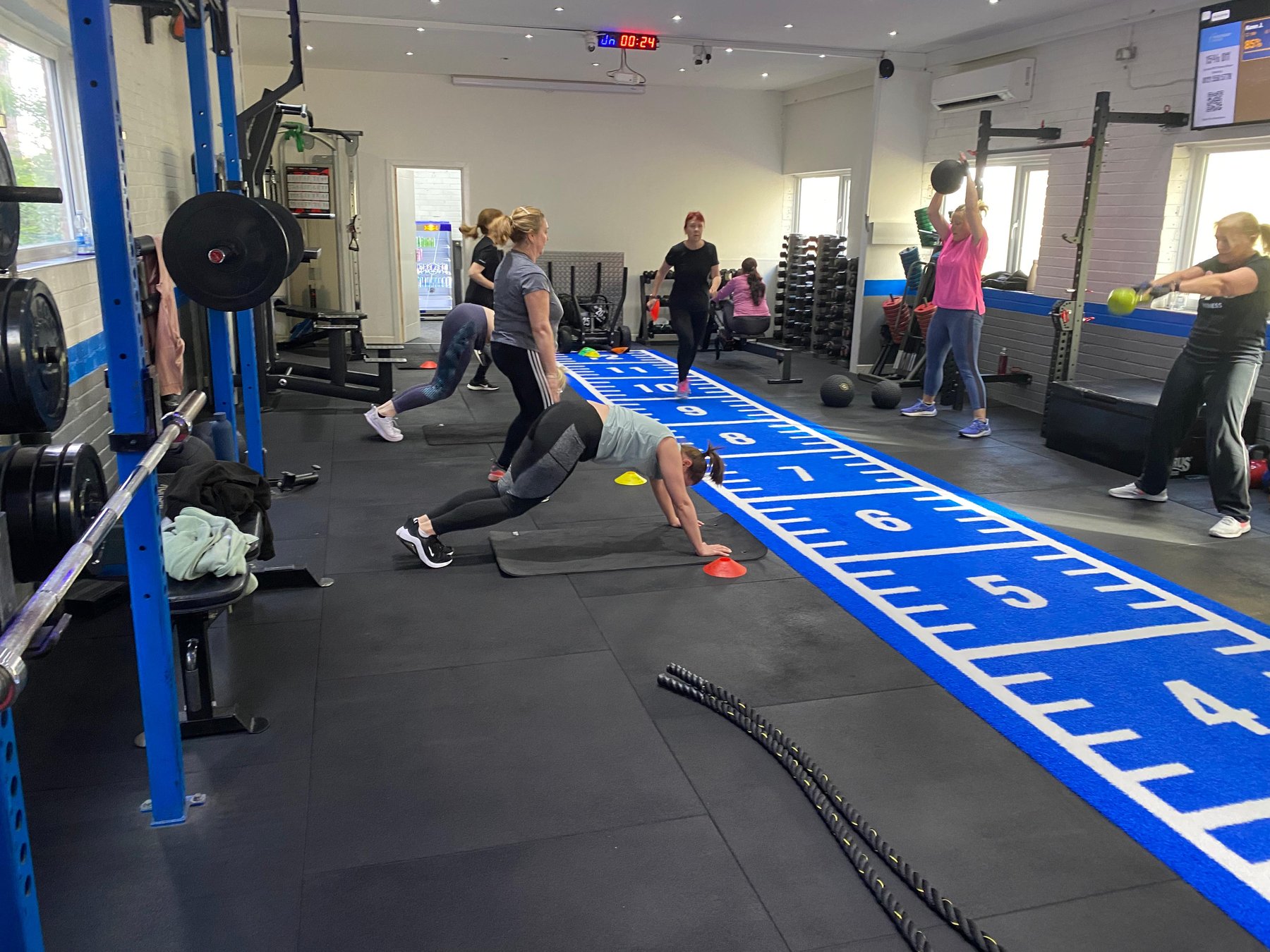 Ladies group personal training class at SPS Fitness Halesowen with members training together